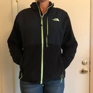 🎉NORTH FACE XL WOMEN’S DENALI BLACK ZIP JACKET!
